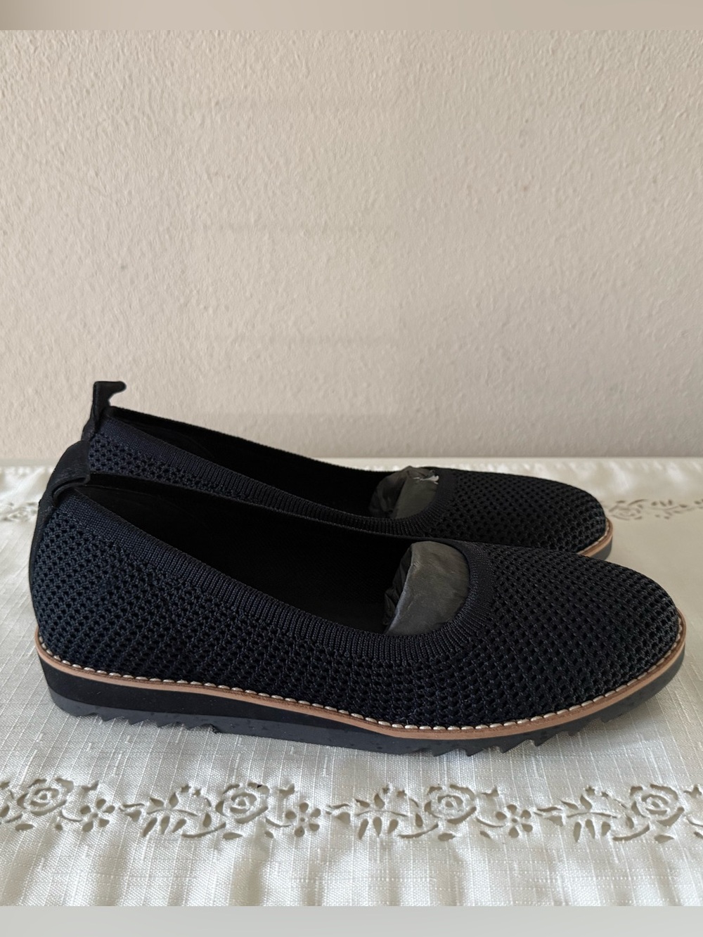 Eileen Fisher Black Knit Etta Flats Round Toe Comfort Slip On Shoes 7.5 medium